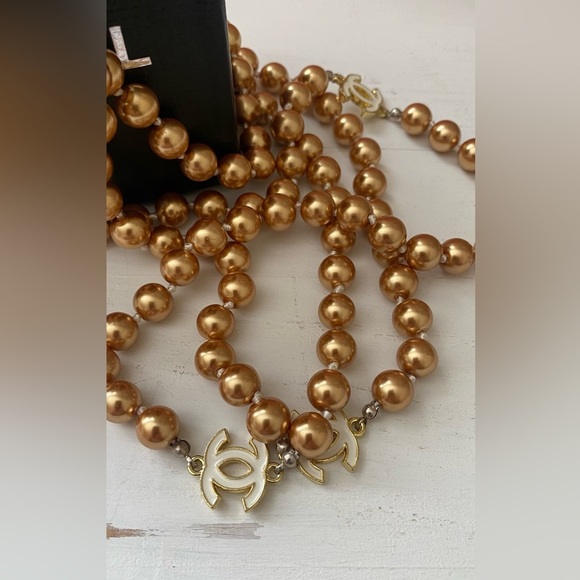 Fashion Inspired Bronze Beaded Necklace - Picture 3 of 4